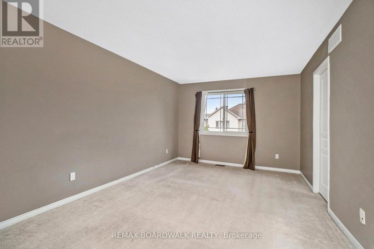 28803374/714-regiment-avenue/emerald-meadowstrailwest/ottawa/ontario/K2M0E3_13