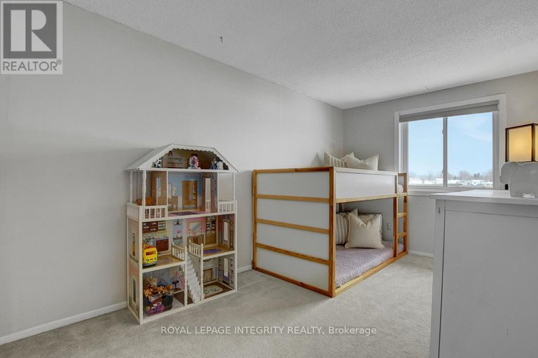 29178454/34-stokes-crescent/glencairnhazeldean/ottawa/ontario/K2L2Z4_20