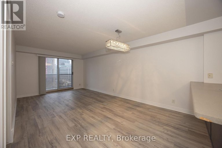 29607394/803-429-somerset-street-w/ottawa-centre/ottawa/ontario/K2P2P5_14