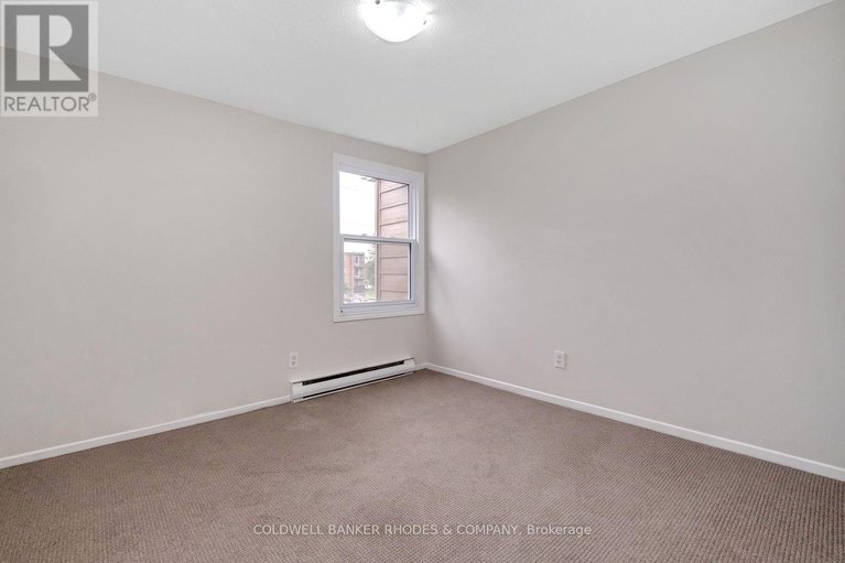 29445571/2098-eric-crescent/pineview/ottawa/ontario/K1B4P4_38