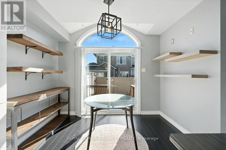 28587957/748-morningstar-way/mer-bleuebradley-estatesanderson-park/ottawa/ontario/K1W0G6_17