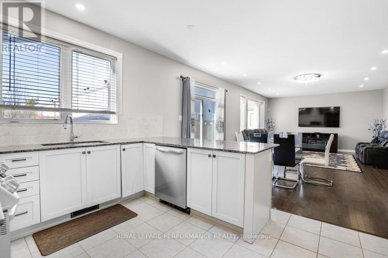 29049398/336-lamarche-avenue/orleans-village/ottawa/ontario/K1C1T1_18