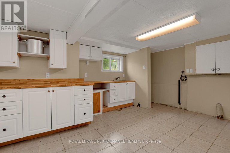 28439854/583-donald-street/overbrookcastle-heights/ottawa/ontario/K1K1L5_28