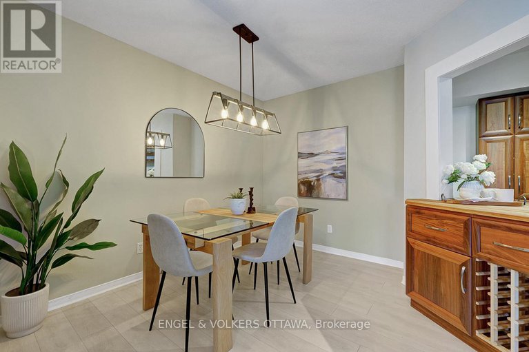 28235435/105a-62-donald-street/overbrook/ottawa/ontario/K1K1N2_11