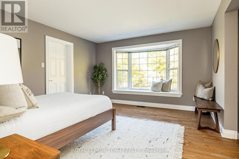 28939850/38-marchvale-drive/rural-kanata-central/ottawa/ontario/K2W1C2_29