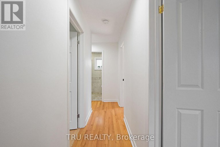 29114347/12-apache-crescent/city-viewskylinefisher-heightsparkwood-hills/ottawa/ontario/K2E6H7_34