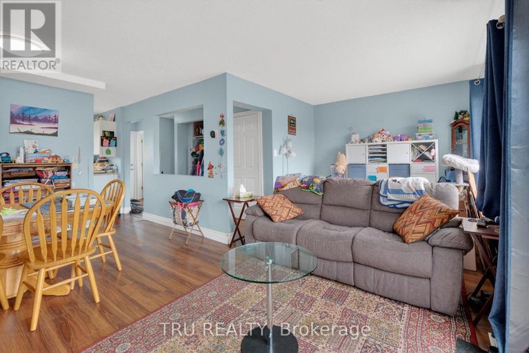 29689046/369-mockingbird-drive/chatelaine-village/ottawa/ontario/K1E2A6_4