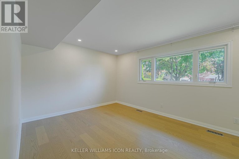 28966651/1666-fisher-avenue/borden-farmstewart-farmcarleton-heightsparkwood-hills/ottawa/ontario/K2C1X7_23