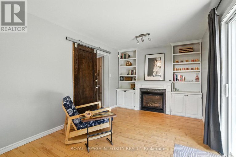28965143/841-merivale-road/carlington/ottawa/ontario/K1Z5Z7_17