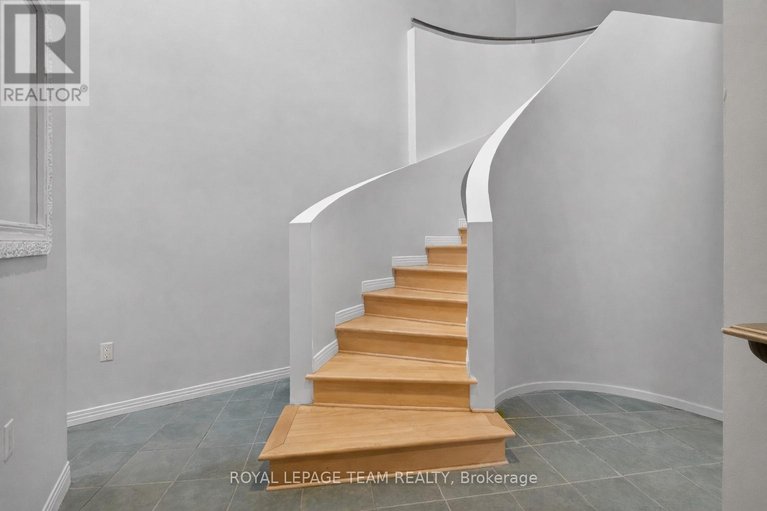 29685322/10-lewis-street/ottawa-centregolden-triangle/ottawa/ontario/K2P0S3_3