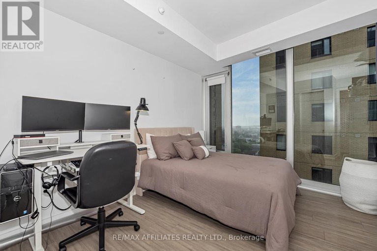 28545690/1807-111-champagne-avenue-s/west-centre-town/ottawa/ontario/K1S5V3_19
