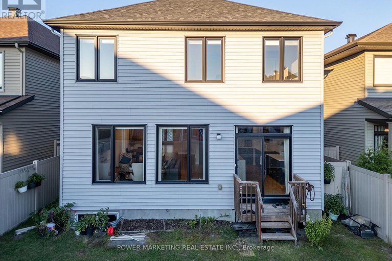 29092305/537-compass-street/mer-bleuebradley-estatesanderson-park/ottawa/ontario/K1W0J1_32