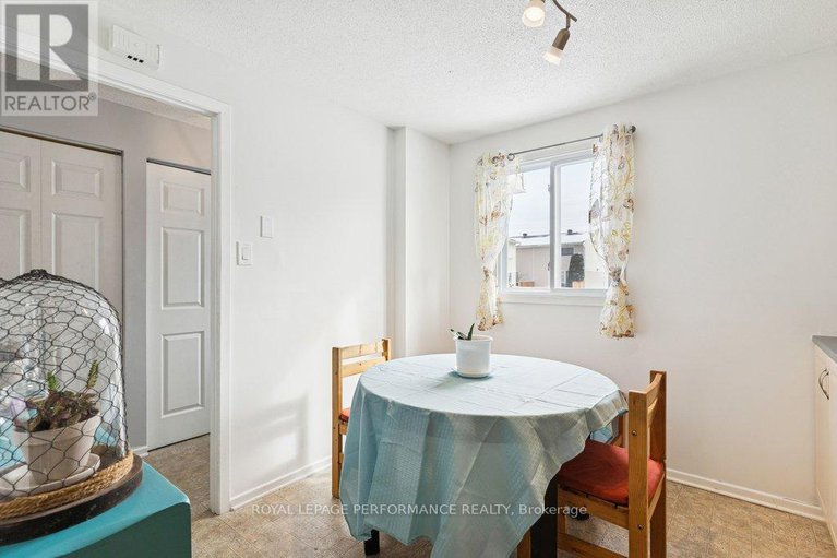 29402073/48-423c-woodfield-drive/tanglewood/ottawa/ontario/K2G4B7_6