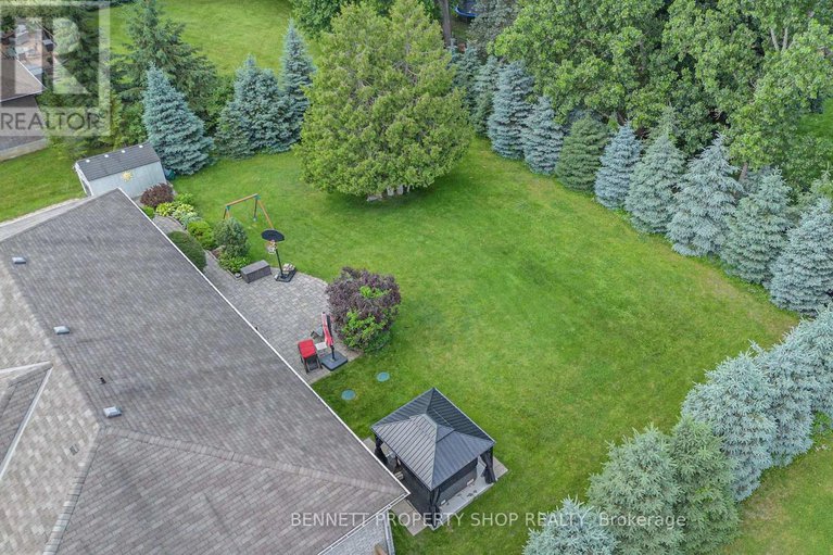 28526426/6535-empire-grove-street/greely/ottawa/ontario/K4P1G6_33