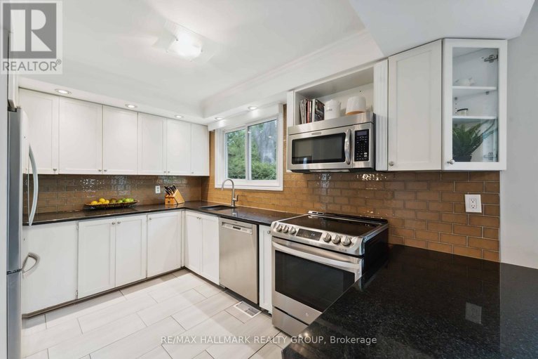 28573949/2103-delmar-drive/playfair-park/ottawa/ontario/K1H5P6_13