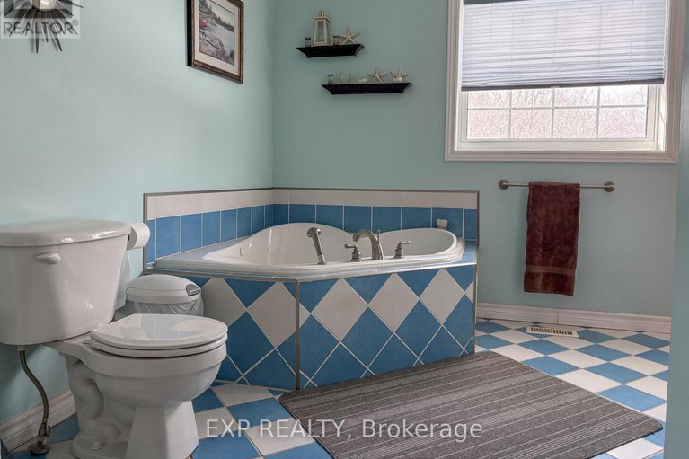 29296929/2296-eady-road/horton-twp/horton/ontario/K7V3Z8_20