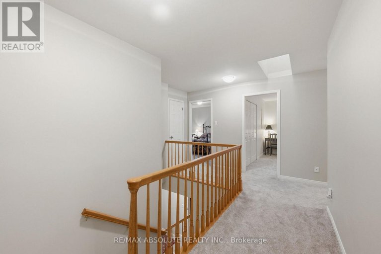 29629632/605-rowanwood-avenue/mckellarhighland/ottawa/ontario/K2A3E3_24