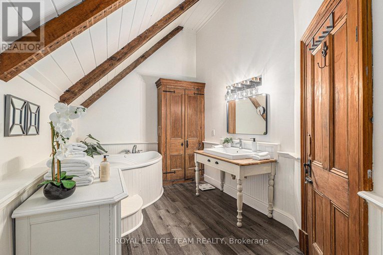 29008204/140-creek-drive/fitzroy/ottawa/ontario/K0A1X0_29