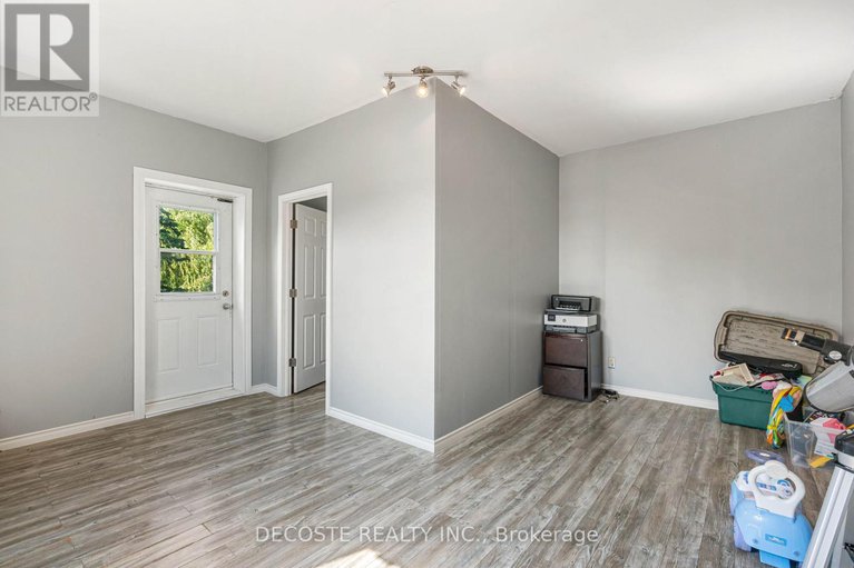 29247092/1-mechanic-street-e/maxville/north-glengarry/ontario/K0C1T0_35