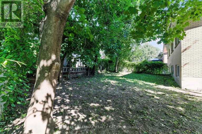 28647826/1127-maitland-avenue/copeland-park/ottawa/ontario/K2C2B8_35