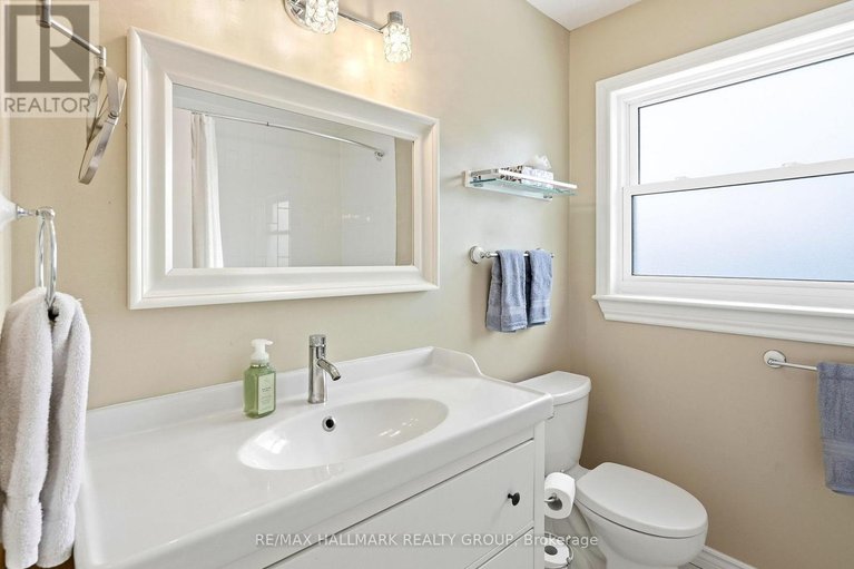 29419455/552-wilkie-drive/fallingbrookpineridge/ottawa/ontario/K4A1M7_23