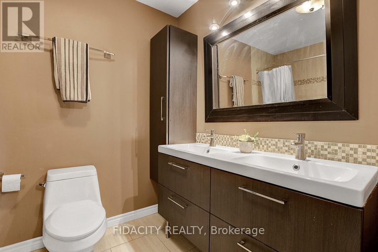 29034615/61-159-salter-crescent/beaverbrook/ottawa/ontario/K2K1Y8_18