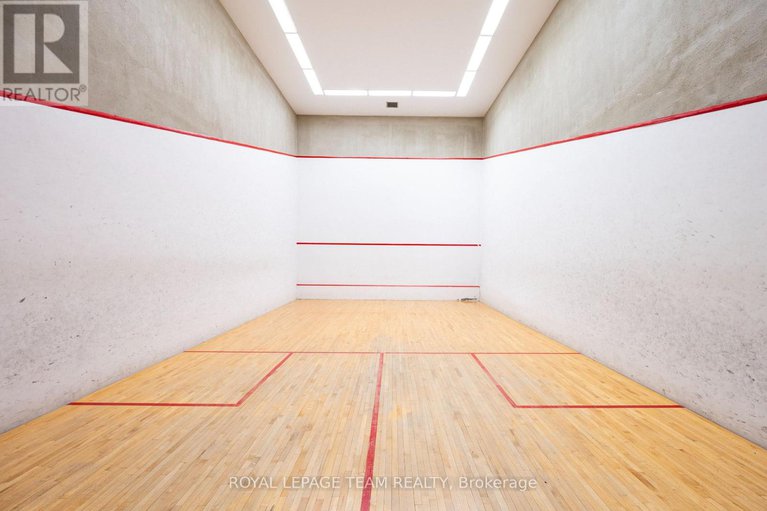 29312741/1506-2760-carousel-crescent/emerald-woodssawmill-creek/ottawa/ontario/K1T2N4_21