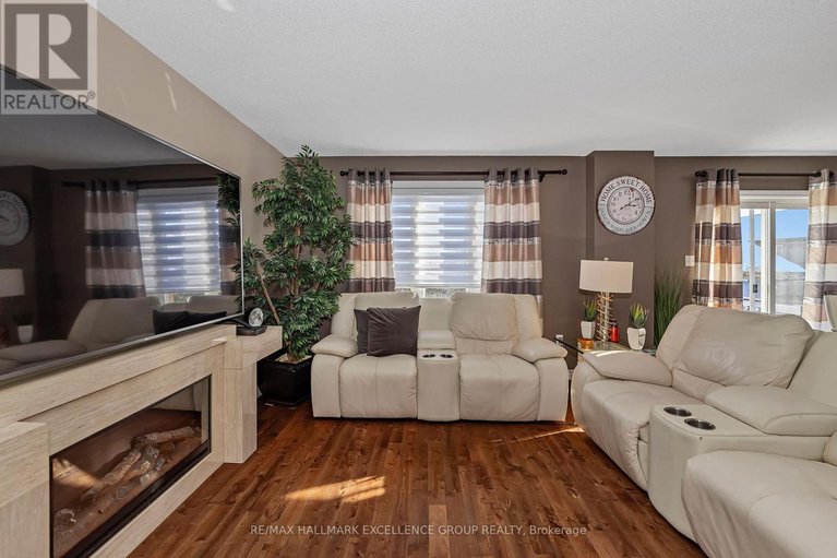 29375629/386-jasper-crescent/town-of-rockland/clarence-rockland/ontario/K4K0C7_7