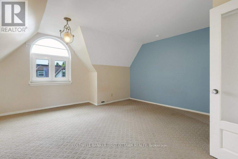 28976425/543-besserer-street/sandy-hill/ottawa/ontario/K1N6C6_26