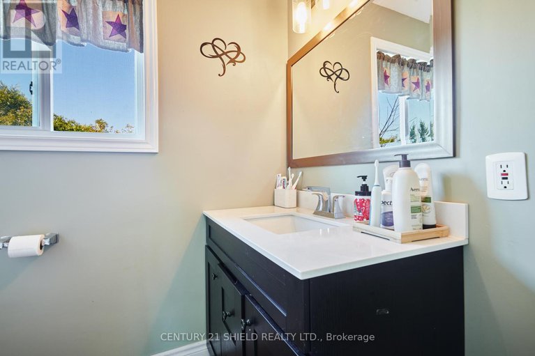28929048/38-st-lawrence-street/ingleside/south-stormont/ontario/K0C1M0_23