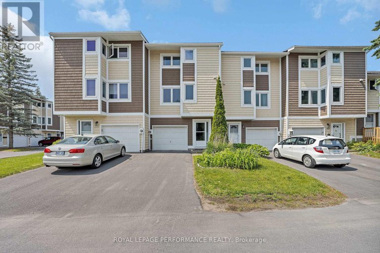 29049192/302-salter-crescent/beaverbrook/ottawa/ontario/K2K1Z3_1