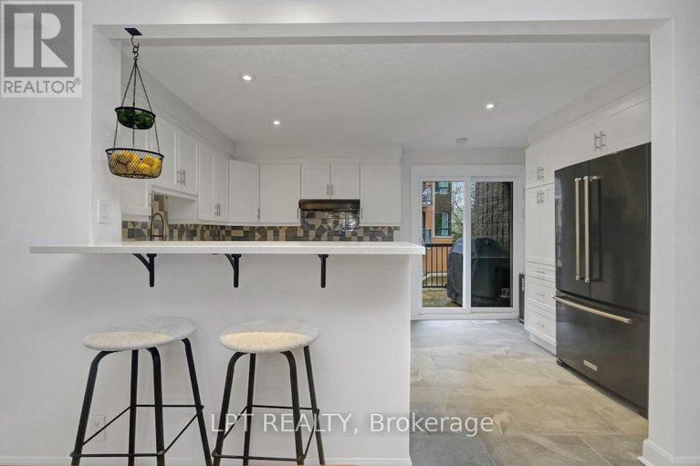 29140235/327-st-andrew-street/lower-town/ottawa/ontario/K1N5G9_25