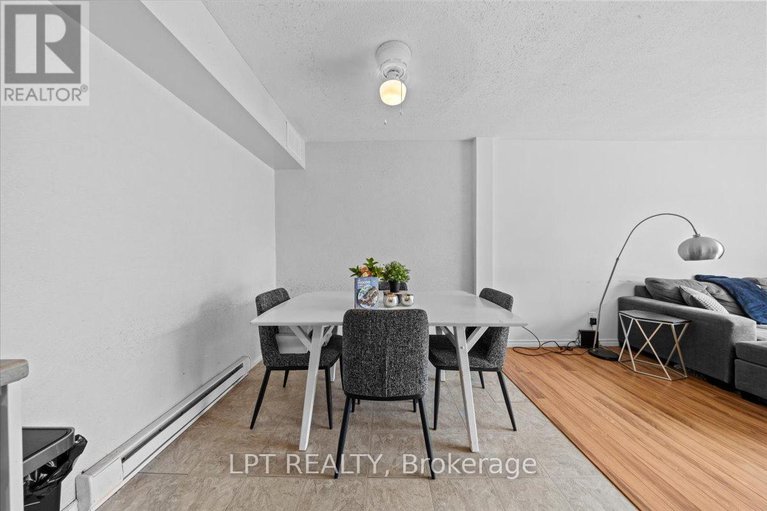 28625670/f-9f-banner-road/sheahan-estatestrend-village/ottawa/ontario/K2H8T3_16