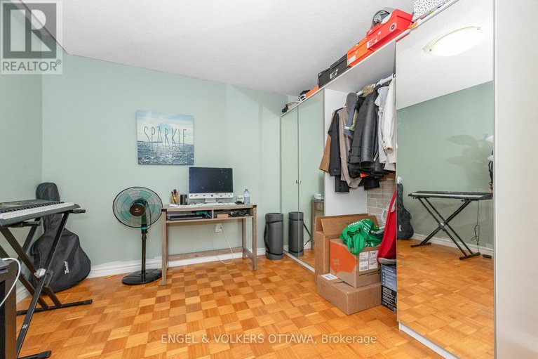 28339267/8-1356-meadowlands-drive-e/borden-farmstewart-farmcarleton-heightsparkwood-hills/ottawa/ontario/K2E6K6_18