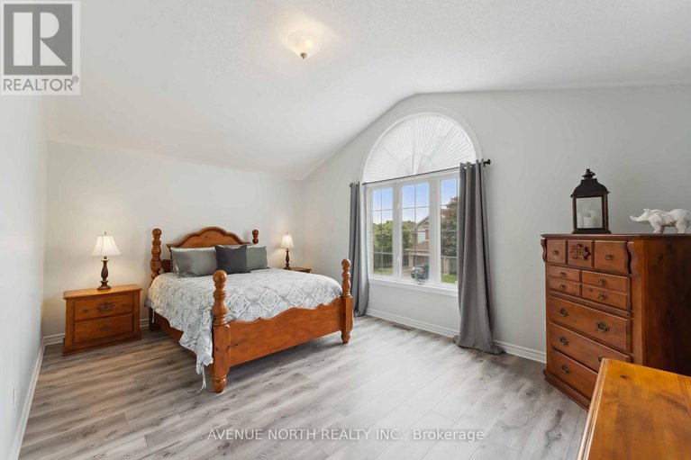 28444872/272-trail-side-circle/springridgeeast-village/ottawa/ontario/K4A5B1_17