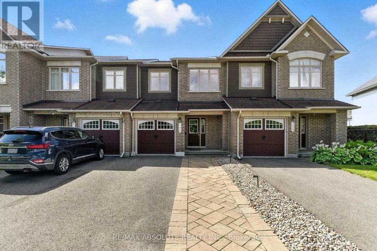 28636837/150-garrity-crescent/strandherd/ottawa/ontario/K2J3T5_1