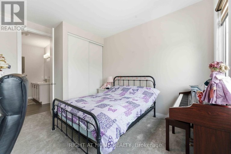 29484591/643-terrier-circle/goulbourn-twp-from-franktown-rdsouth-to-rideau/ottawa/ontario/K0A2Z0_35