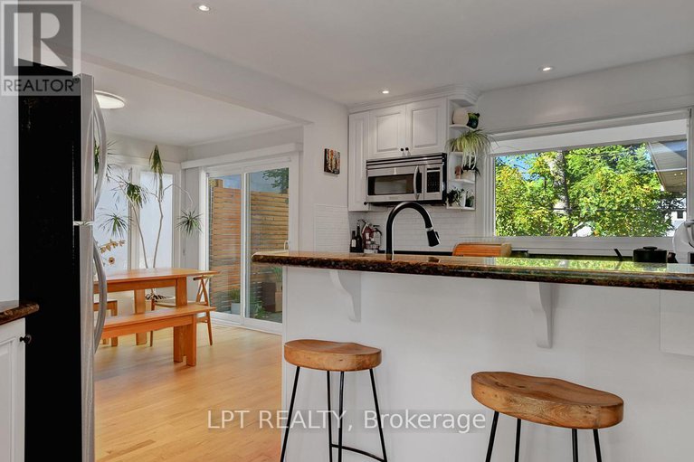 28941530/353-mountbatten-avenue/alta-vistafaircrest-heights/ottawa/ontario/K1H5W2_20