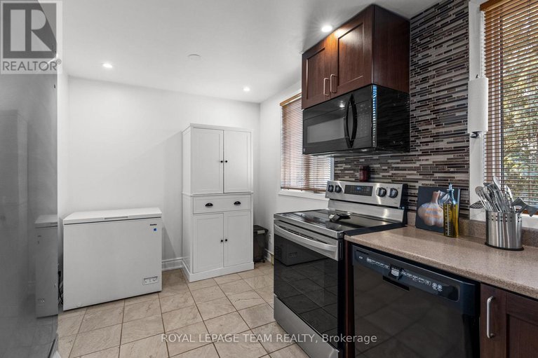 28691026/b-6501-bilberry-drive/convent-glen-north/ottawa/ontario/K1C4N4_21
