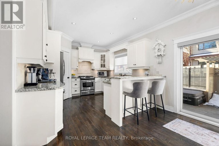 29401591/112-cole-porter-street/woodroffe/ottawa/ontario/K2A3S4_16