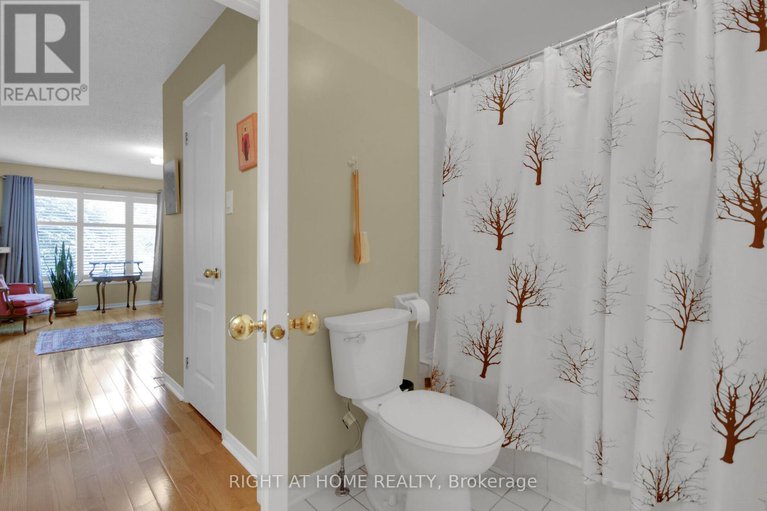 28554308/101-darlington-private/hunt-clubwestern-community/ottawa/ontario/K1V0X8_21