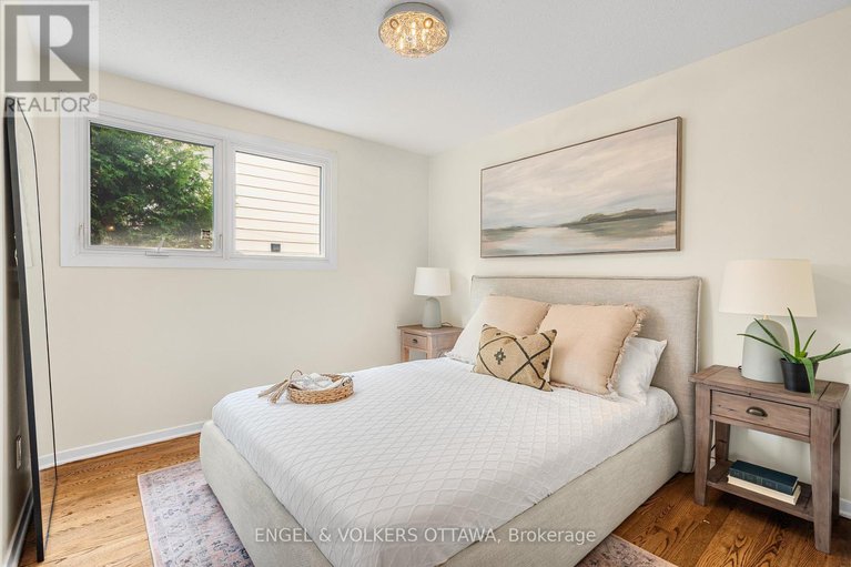 28957862/16-benson-street/borden-farmstewart-farmcarleton-heightsparkwood-hills/ottawa/ontario/K2E5J5_25