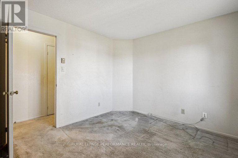 29052413/205-266-lorry-greenberg-drive/hunt-club-parkgreenboro/ottawa/ontario/K1T3J9_20