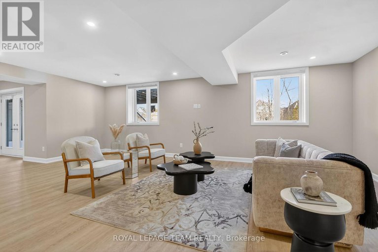 29384094/727-coast-circle/mahogany-community/ottawa/ontario/K4M0N2_23