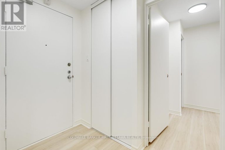 29326516/1107-1100-ambleside-drive/woodroffe/ottawa/ontario/K2B8G6_5