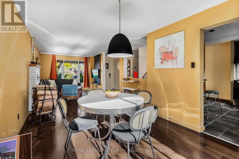 28956681/1454-deavy-way/bilberry-creekqueenswood-heights/ottawa/ontario/K1E2W8_11