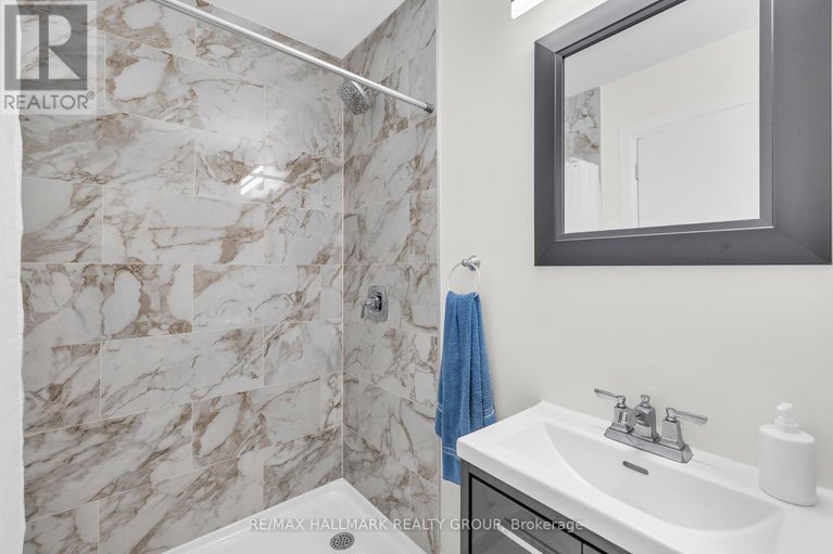 28617521/165-longpre-street/vanier/ottawa/ontario/K1L7J5_38