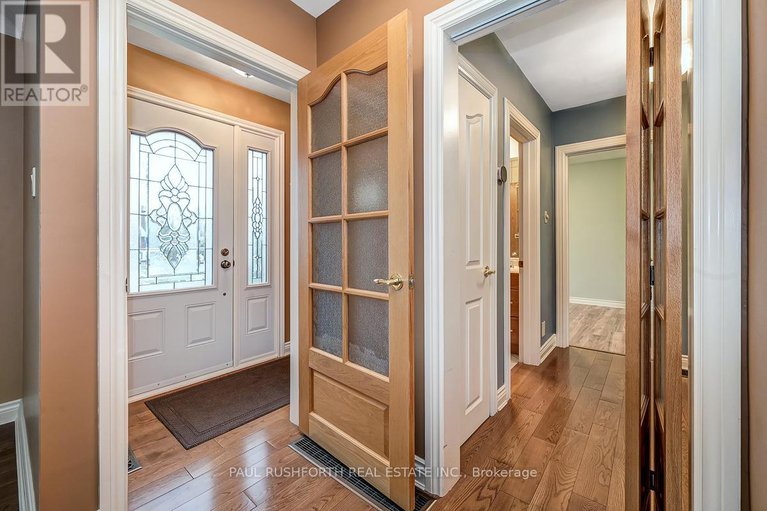 29134551/6-roundhay-drive/manordale/ottawa/ontario/K2G1B5_4