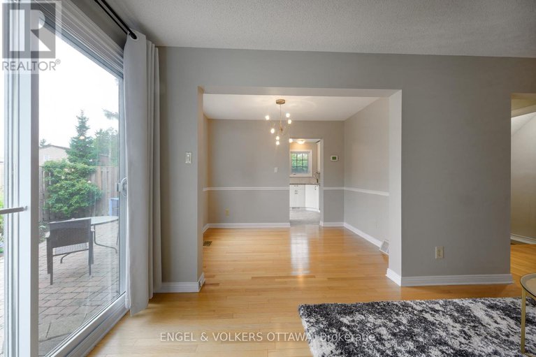 28925521/355-kintyre-private/carleton-square/ottawa/ontario/K2C3M6_14