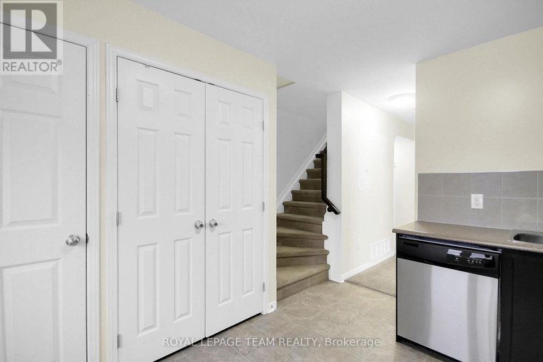 29574552/41-204-shanly-private/stonebridge/ottawa/ontario/K2J5X6_24